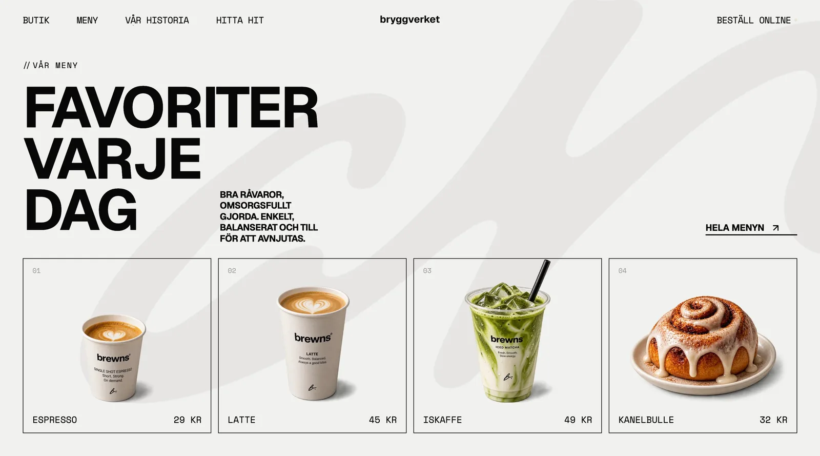 Menyn på exempelsidan: fyra kort med espresso, latte, iskaffe och kanelbulle och deras priser